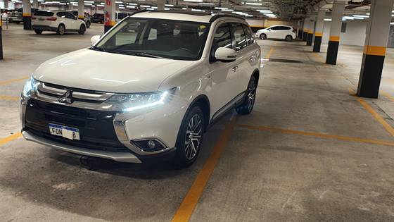 MITSUBISHI OUTLANDER 3.0 GT 4X4 V6 24V GASOLINA 4P AUTOMÁTICO